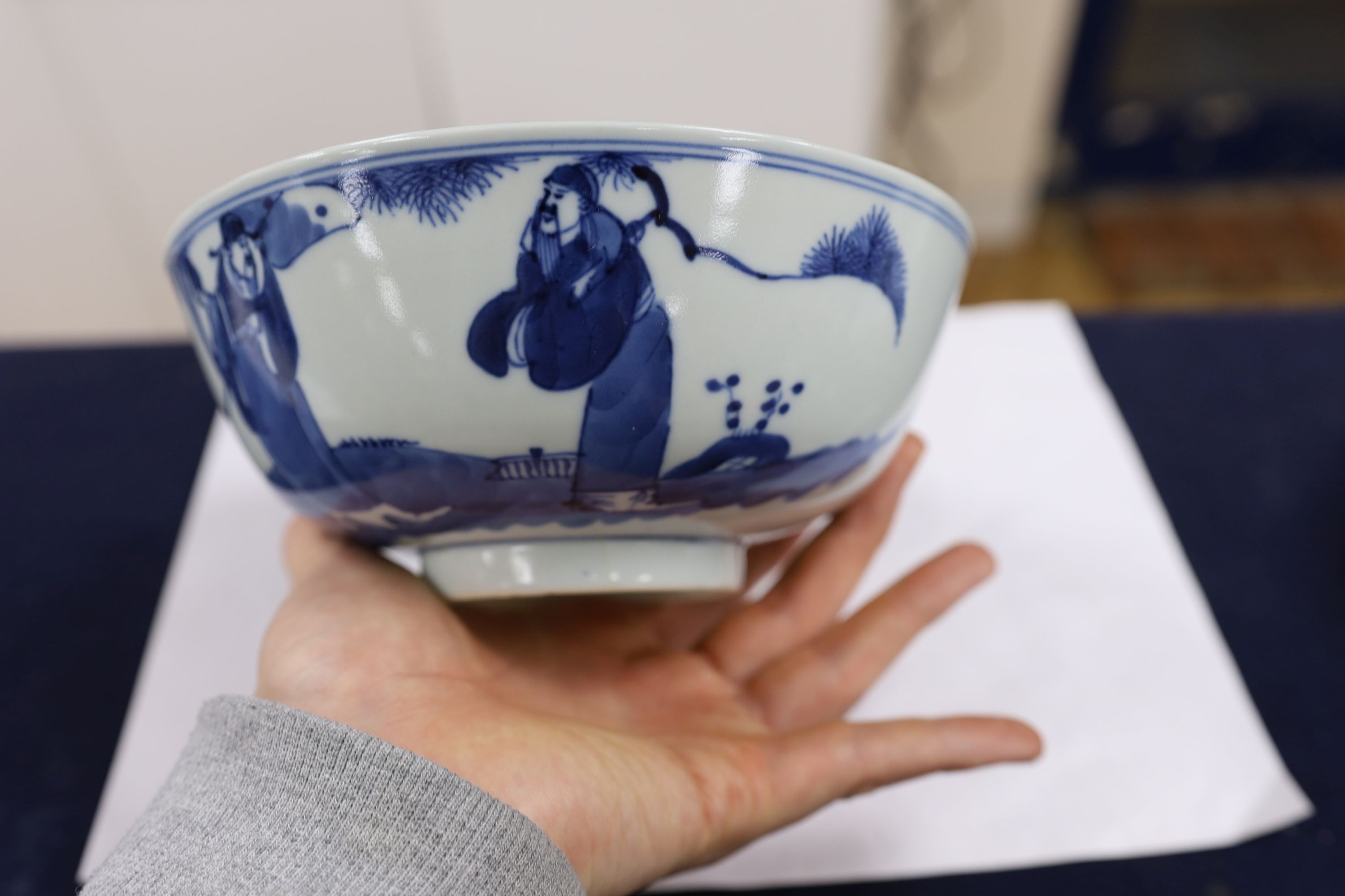 A collection of seven Chinese blue and white bowls 18cm